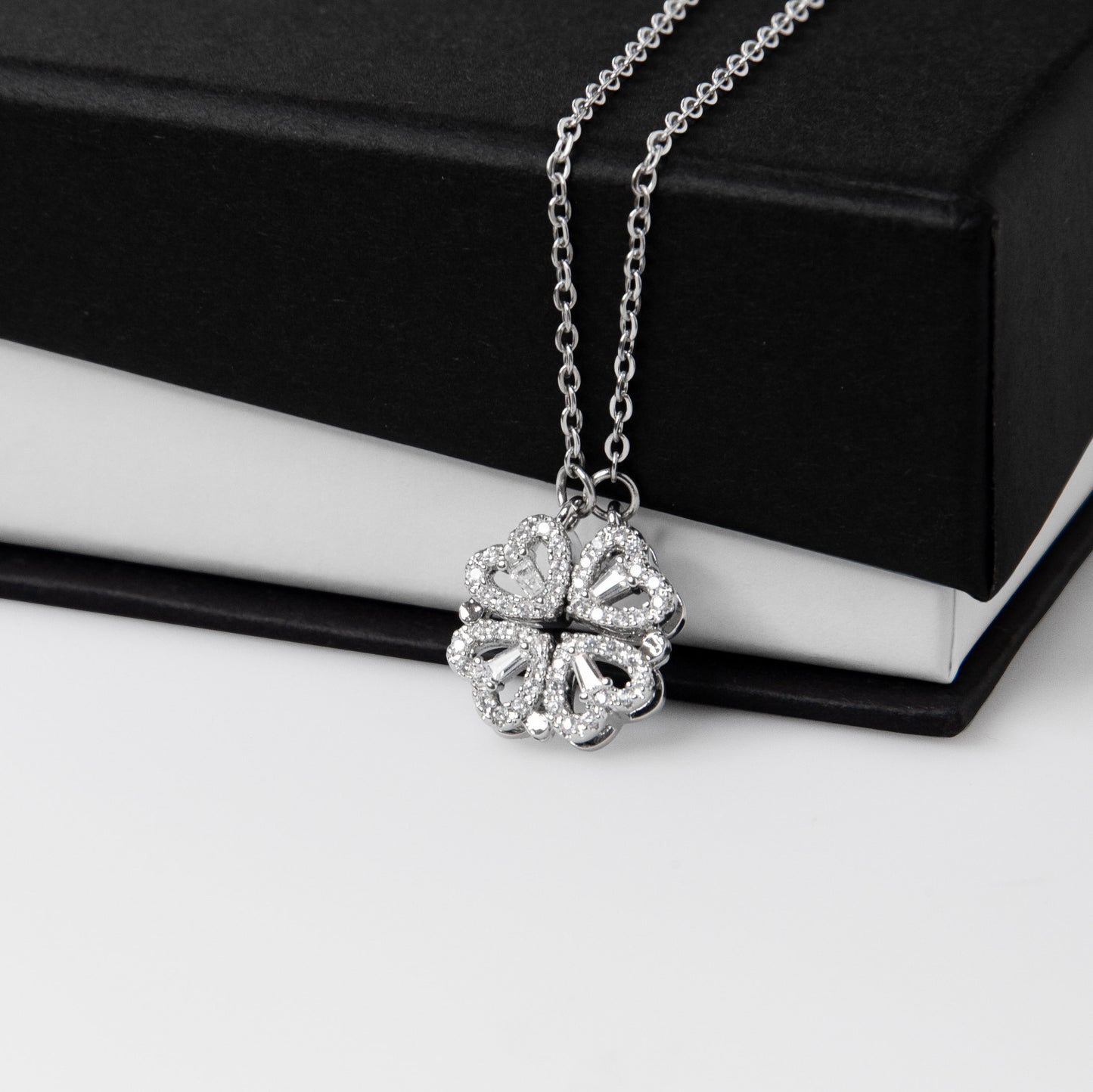 Magnetic Clover Necklace – Lucky Four Heart Pendant Gift for Her