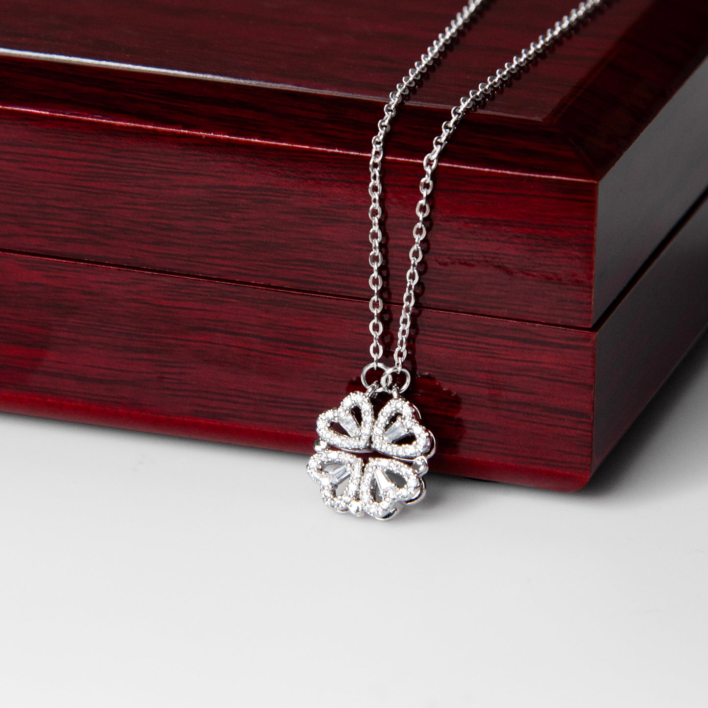 Magnetic Clover Necklace – Lucky Four Heart Pendant Gift for Her